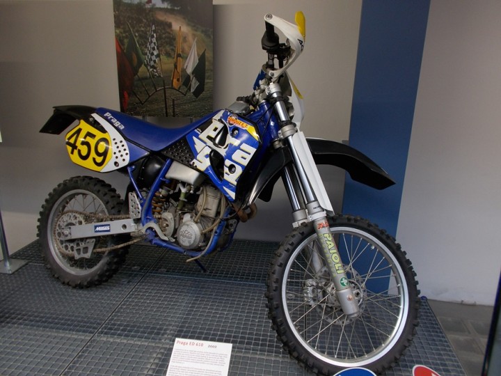 img00077.jpg